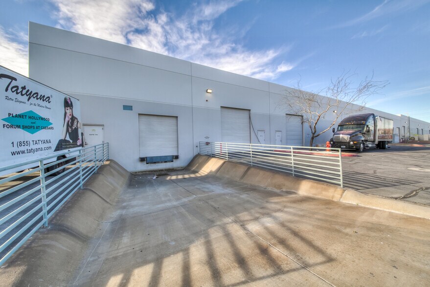 More Photos Of 980 American Pacific Dr, Henderson Showroom For Lease