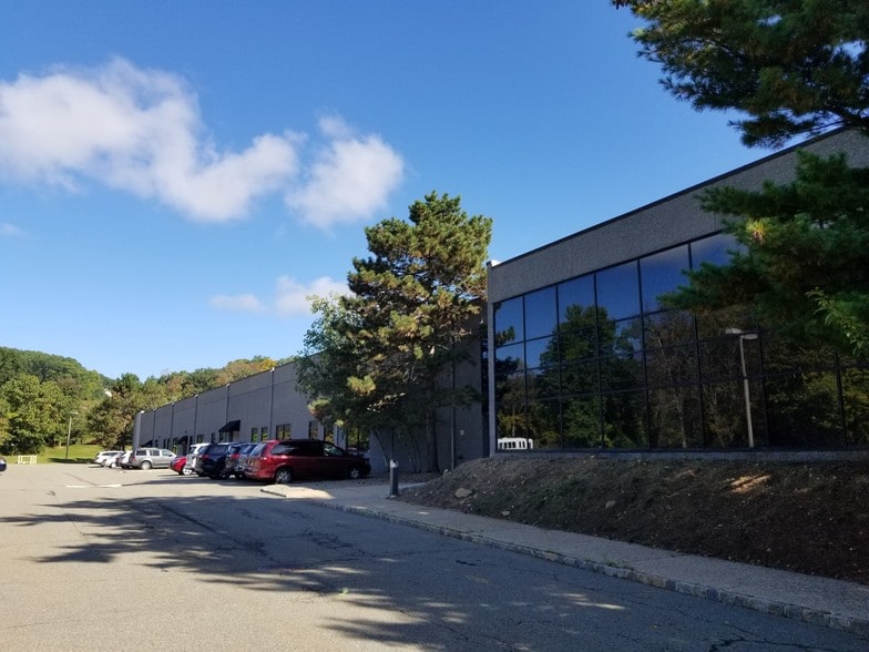 More Photos Of 111 Howard Blvd, Mount Arlington Office For Lease