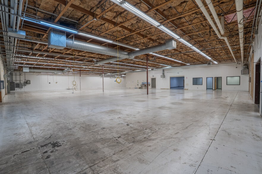 More Photos Of 3403 W 7th Ave, Eugene Manufacturing For Lease