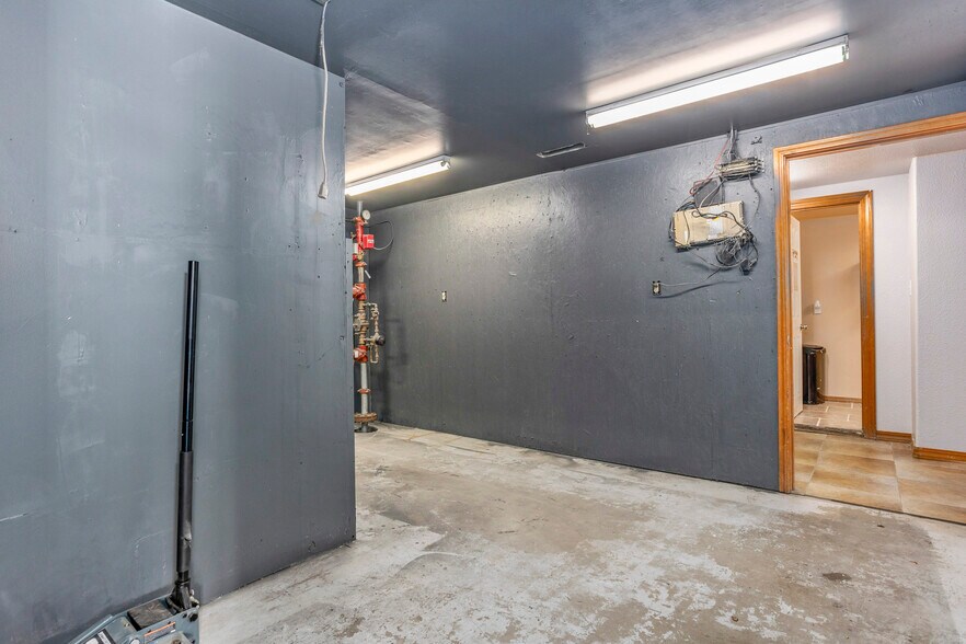 More Photos Of 2331 W A St, Pasco Distribution For Lease