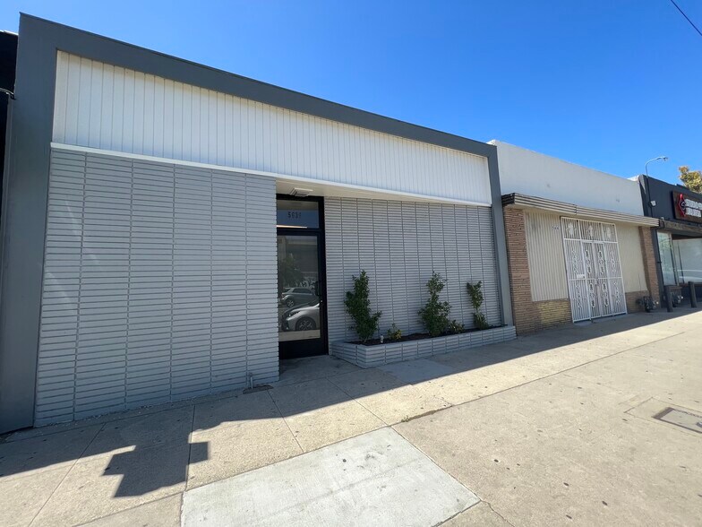 Primary Photo Of 5639 Cahuenga Blvd, North Hollywood Warehouse For Sale