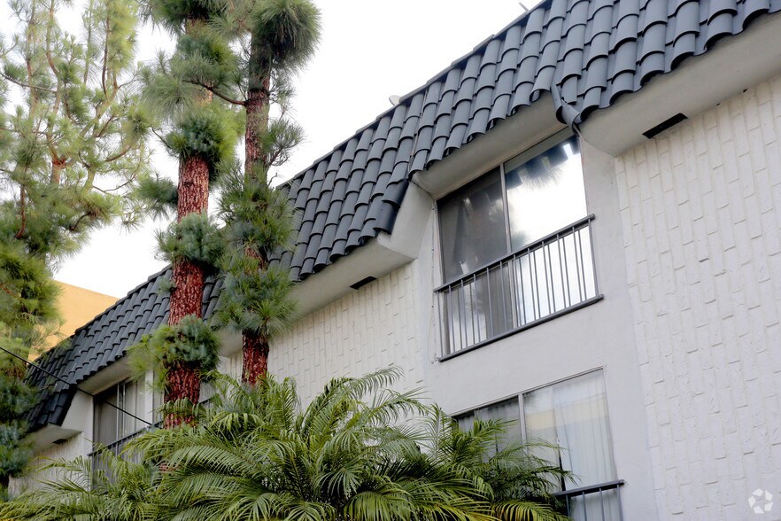 More Photos Of 954 Palm Ave, West Hollywood Apartments For Sale