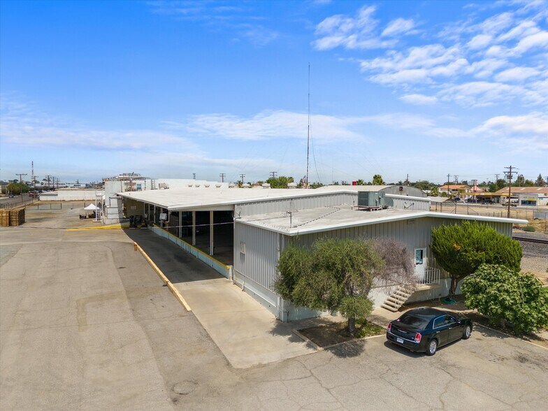 More Photos Of 1302 Glenwood St, Delano Refrigeration Cold Storage For Sale