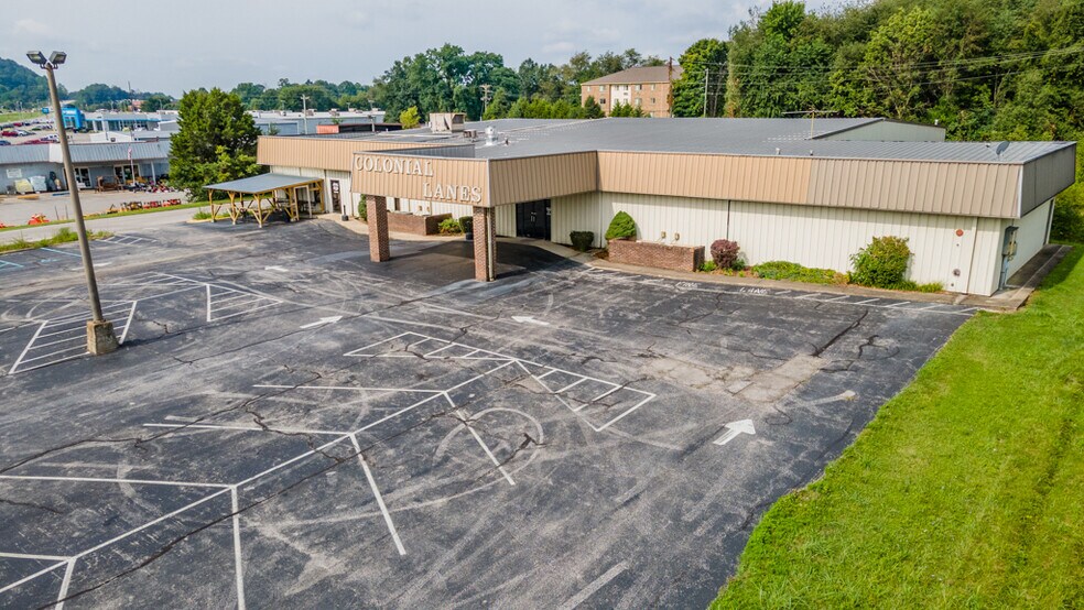 More Photos Of 1849 Gardner Ln NW, Corydon Sports And Entertainment For Sale