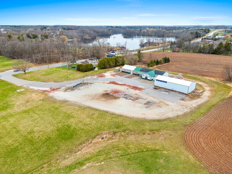 More Photos Of 5814 Calumet Ave, Manitowoc General Retail For Sale