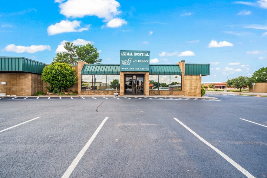 More Photos Of 7902 Slide Rd, Lubbock Veterinarian Kennel For Lease