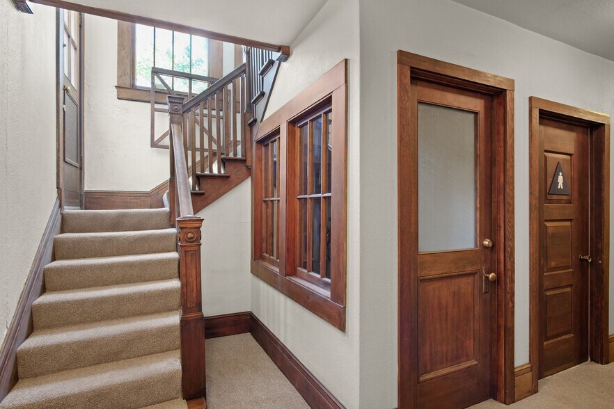 More Photos Of 355 W Las Palmas Ave, Patterson Office Residential For Sale