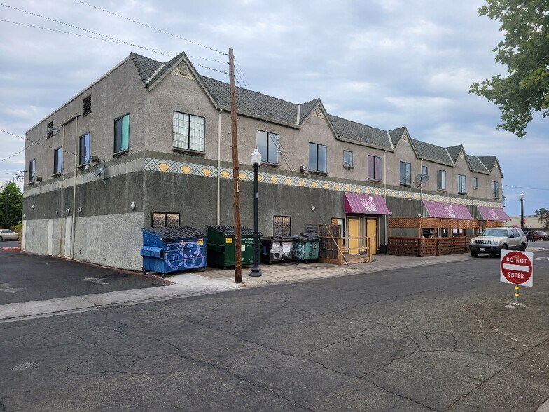 More Photos Of 2322-2326 Del Paso Blvd, Sacramento Storefront Retail Residential For Sale