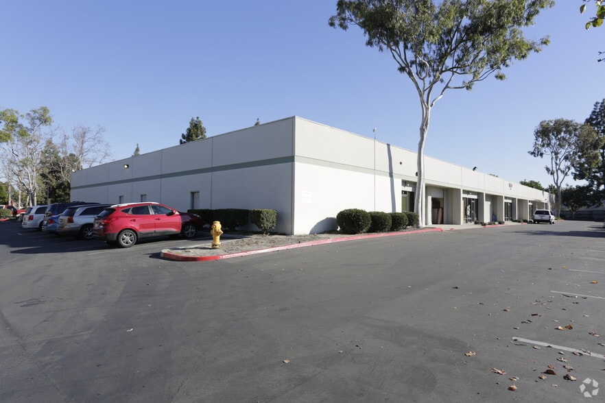 More Photos Of 11652 Knott St, Garden Grove Distribution For Lease