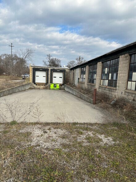 More Photos Of 1900 E Holland Ave, Saginaw Warehouse For Sale