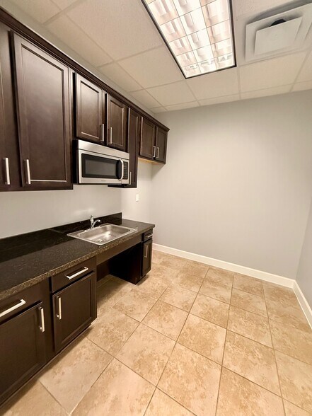 More Photos Of 440 Cobia Dr, Katy Office For Lease