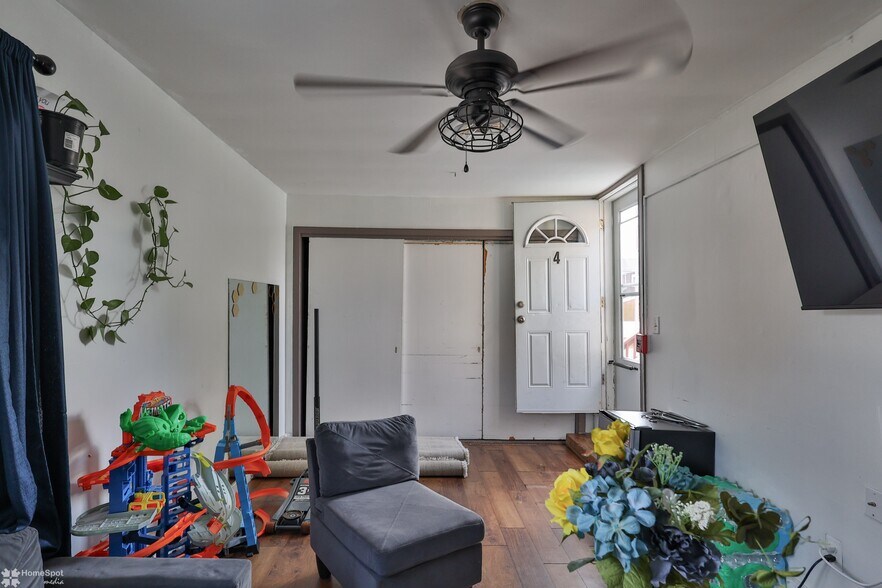 More Photos Of 902 W Wilkes Barre St, Easton Apartments For Sale