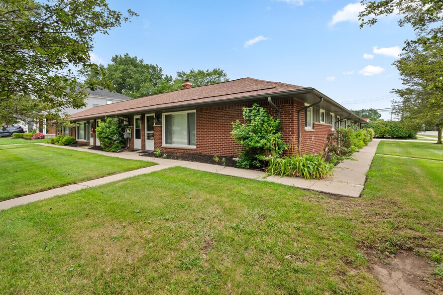 Primary Photo Of 2419 Normandy Rd, Royal Oak Apartments For Sale