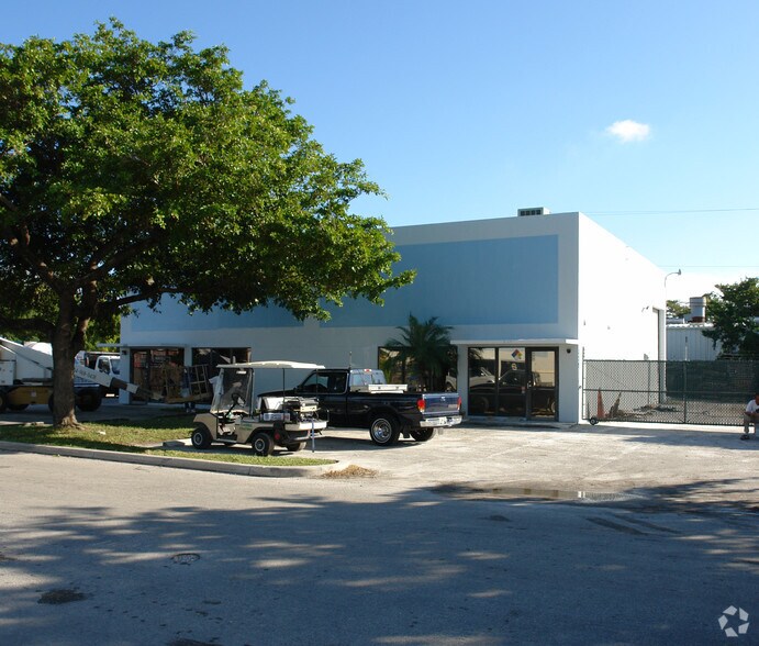 More Photos Of 1840-1842 NW 21st St, Pompano Beach Warehouse For Lease