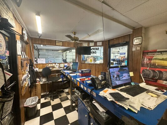 More Photos Of 1590 S McCall Rd, Englewood Auto Repair For Sale