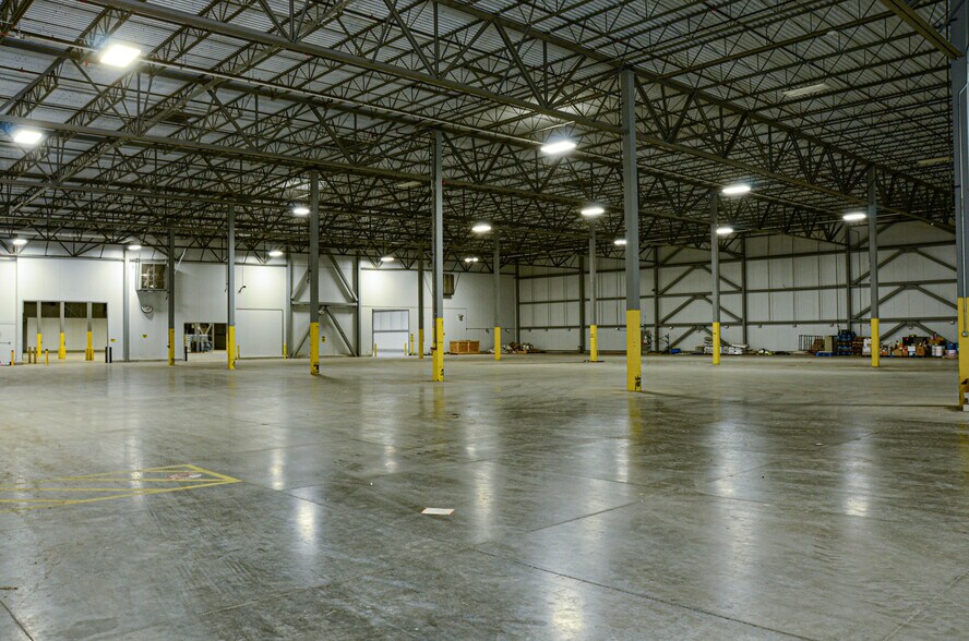 More Photos Of 210 Ski Village Dr, Mount Shasta Distribution For Lease