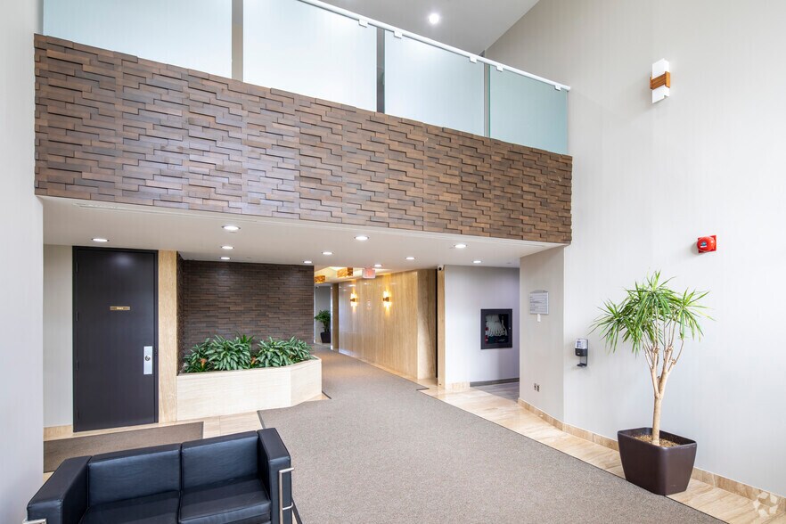 More Photos Of 710 Dorval Dr, Oakville Coworking Space