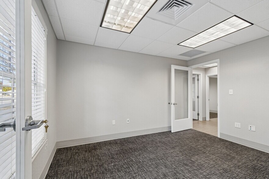 More Photos Of 575 Indian Rocks Rd N, Belleair Bluffs Medical For Lease