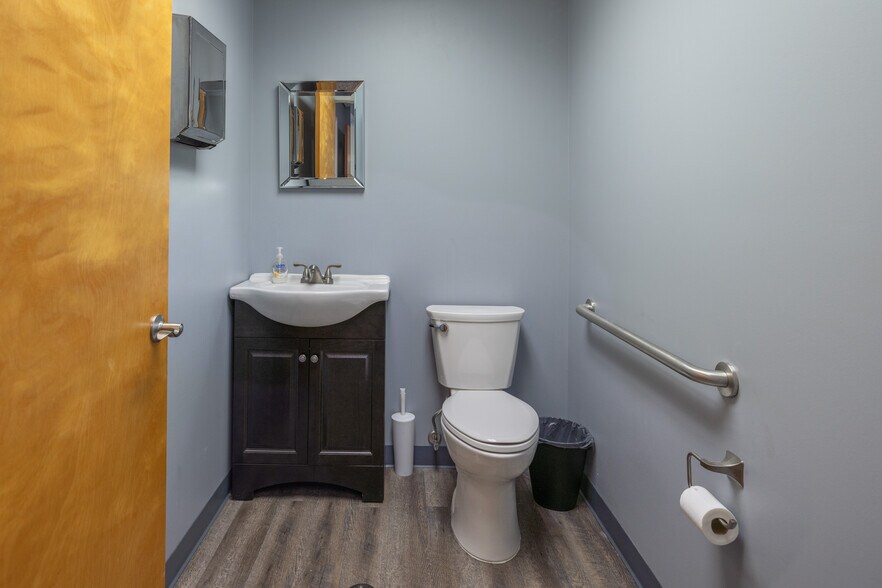 More Photos Of 1 Hansel Ave, Asheville Office For Sale