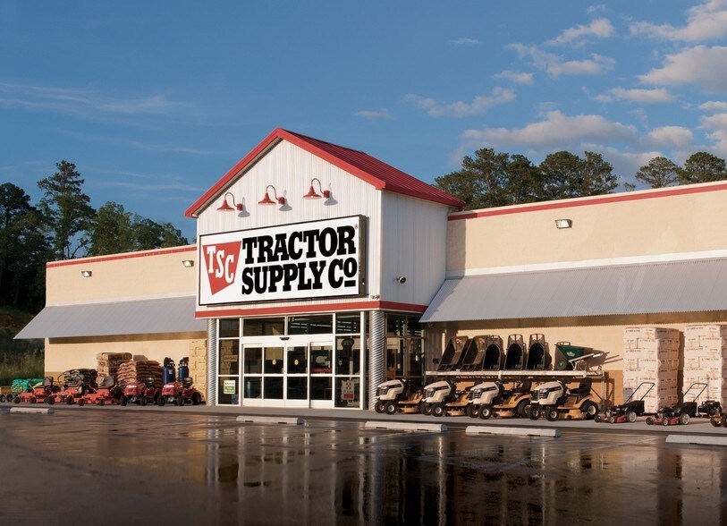 More Photos Of 901-903 Route 16, Ossipee Freestanding For Lease