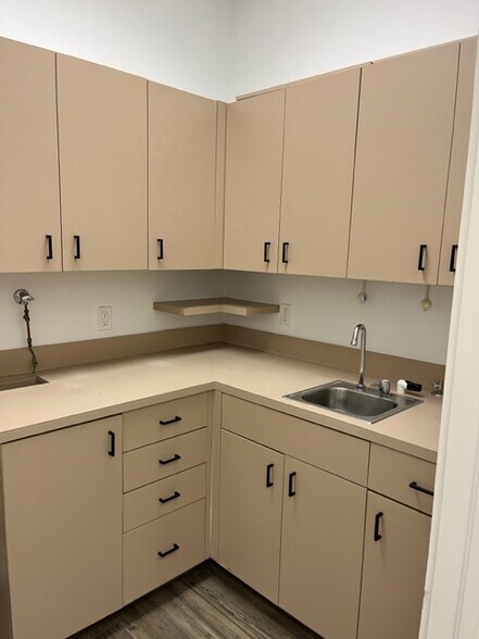More Photos Of 3635 Bonita Beach Rd, Bonita Springs Medical For Sale