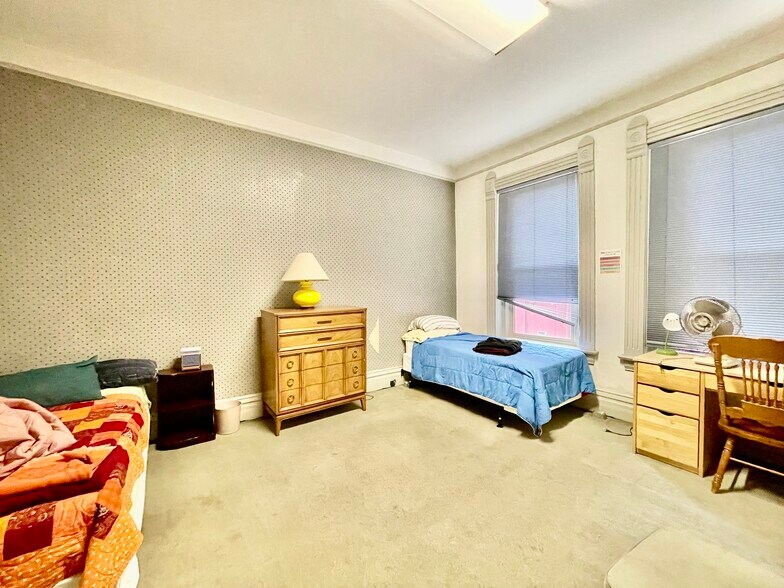 More Photos Of 1544 Pearl St, Denver Office Residential For Sale