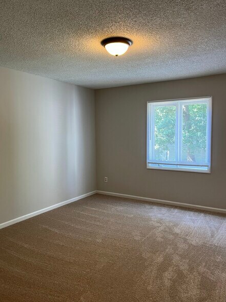 More Photos Of 1931 Mereview Ct, Charlotte Apartments For Sale