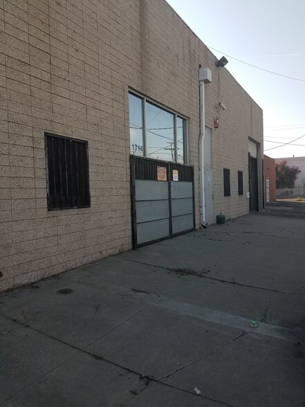 Primary Photo Of 1716 E 21st St, Los Angeles Manufacturing For Lease