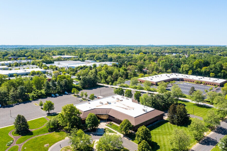 More Photos Of 1 Progress Dr, Horsham Township Office For Sale