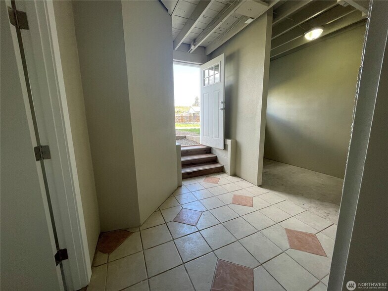 More Photos Of 310 Main st, Granger General Retail For Sale