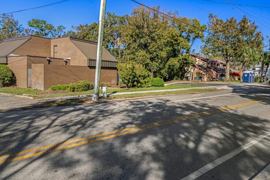 More Photos Of 315 Howell Ave, Brooksville Loft Creative Space For Lease