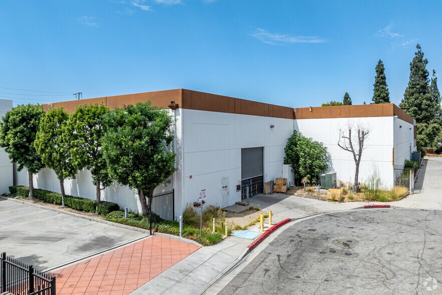 More Photos Of 7700 Alondra Blvd, Paramount Warehouse For Sale