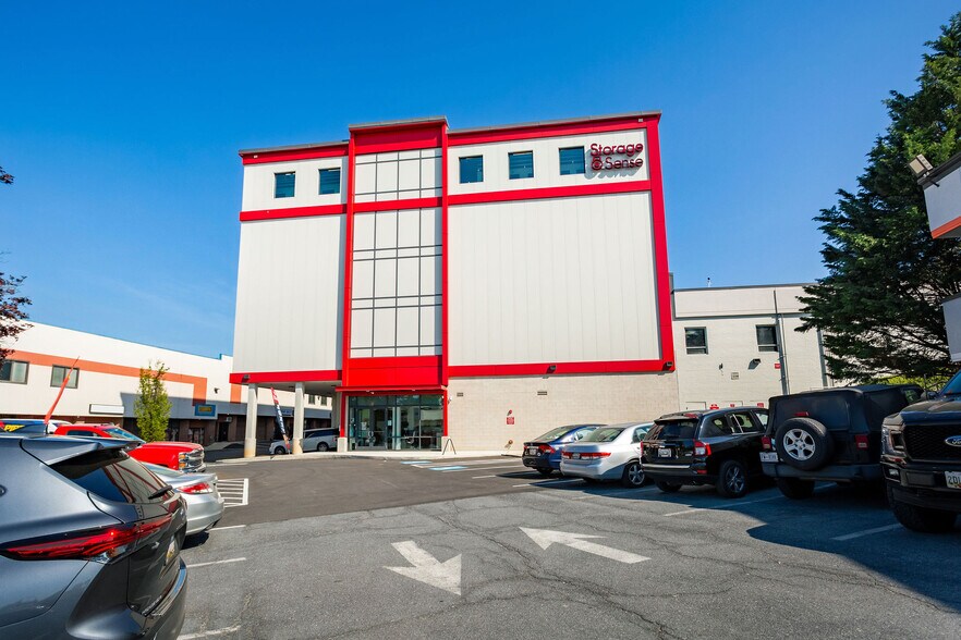 More Photos Of 1300-1338 E Gude Dr, Rockville Unknown For Lease