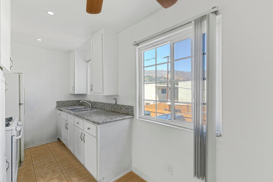More Photos Of 1814 Grismer Ave, Burbank Apartments For Sale