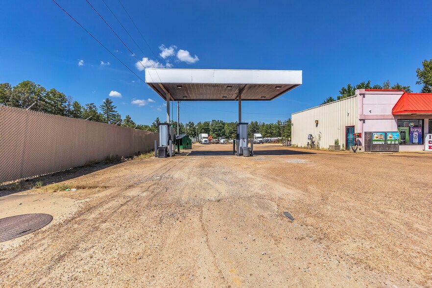 More Photos Of 5577 County Road 174, Grenada General Retail For Sale