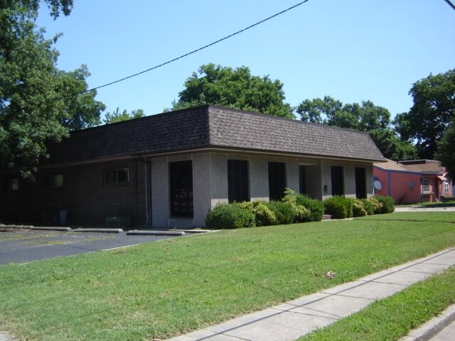 Primary Photo Of 204 W North St, Sikeston Office For Sale