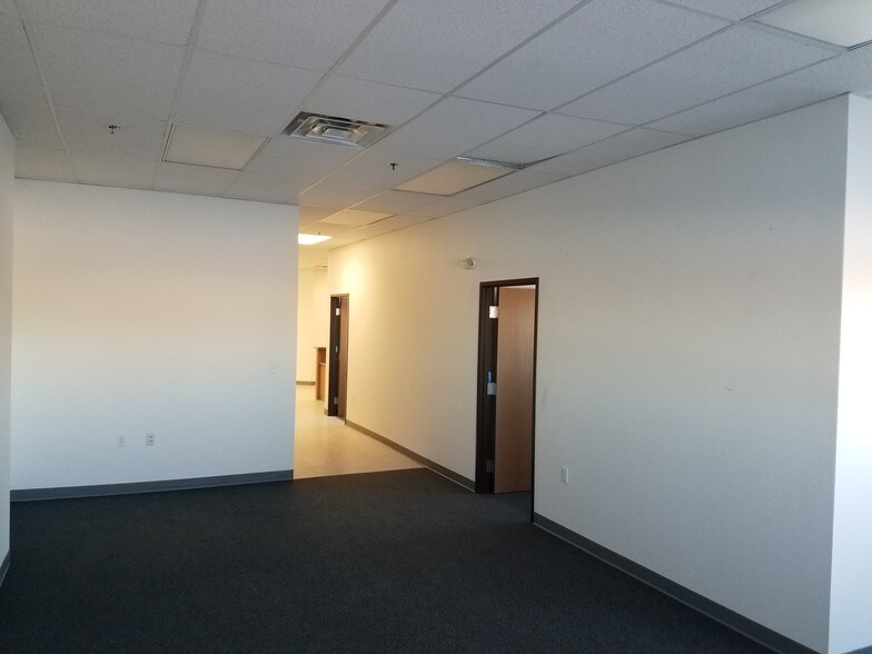 More Photos Of 603 Well St, Williston Warehouse For Sale