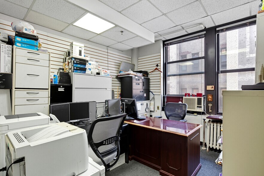 More Photos Of 146 W 29th St, New York Loft Creative Space For Sale