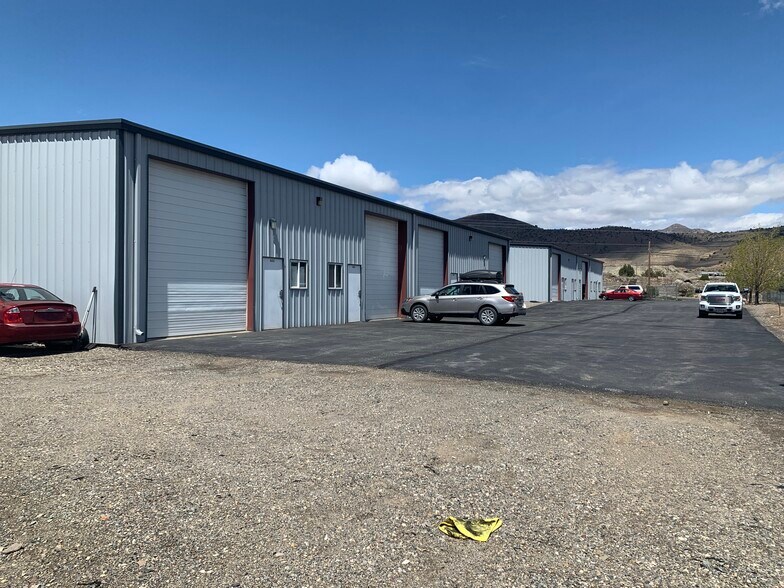 More Photos Of 21 Cygnet Dr, Mound House Distribution For Lease