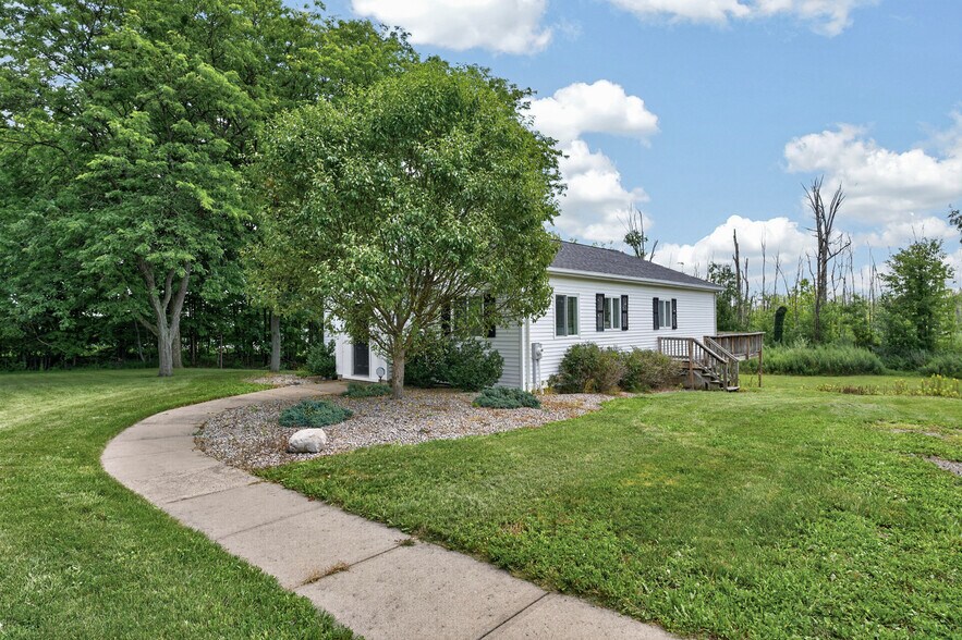 More Photos Of 6107 Loomis Rd, Farmington Office For Sale