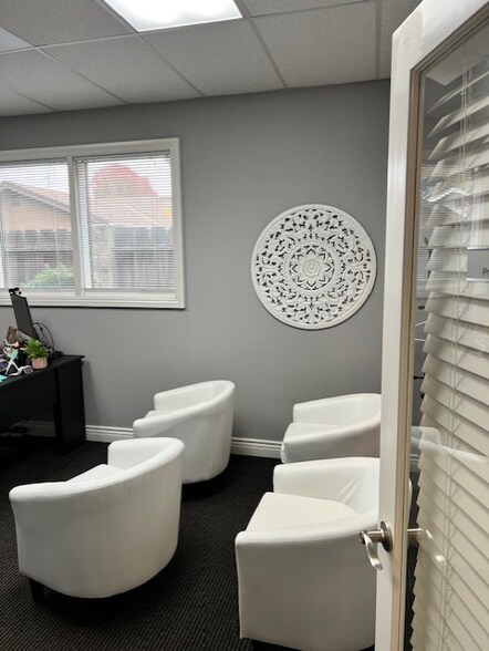 More Photos Of 810 Standiford Ave, Modesto Office For Lease