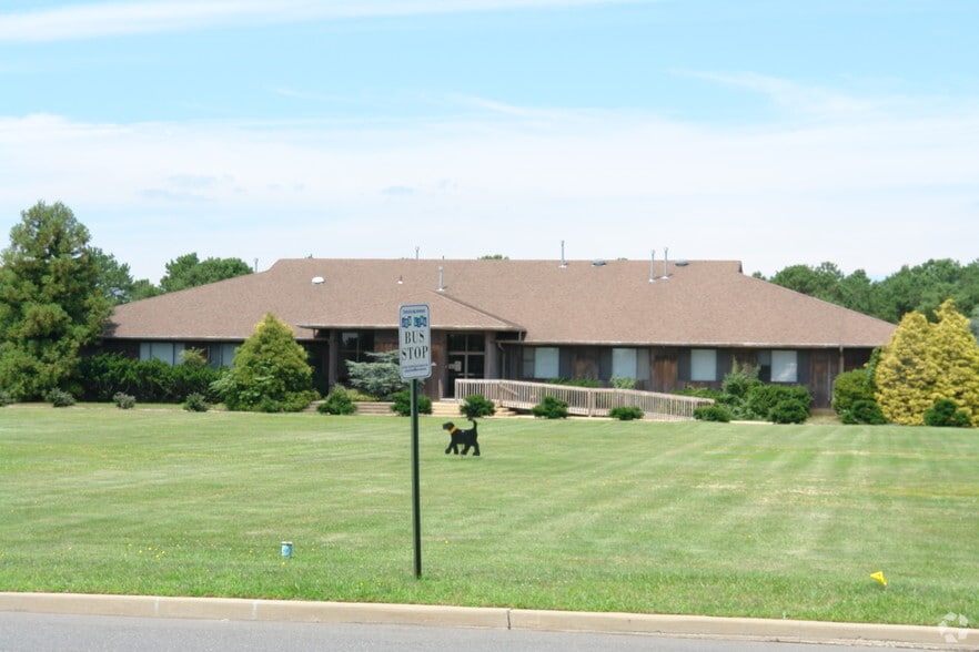 Primary Photo Of 5 Airport Rd, Lakewood Office For Lease