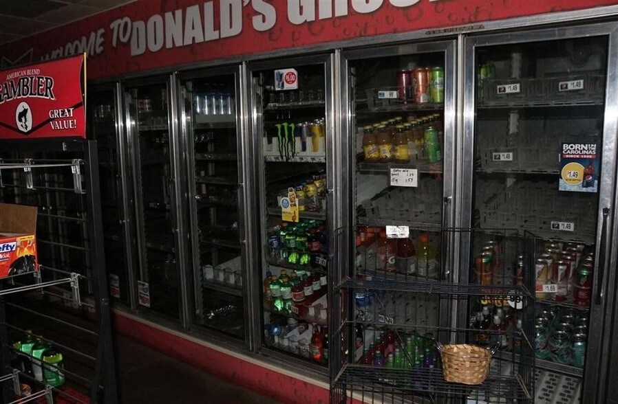 More Photos Of 926 Friendship Rd, Seneca Convenience Store For Lease