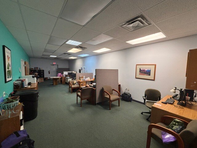 More Photos Of 452 N Switzer Canyon Dr, Flagstaff Showroom For Lease