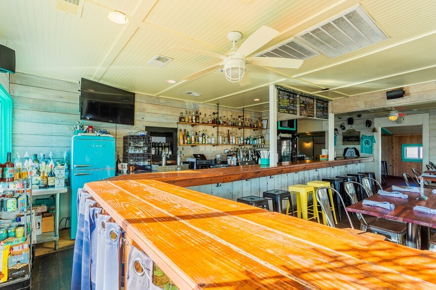 More Photos Of 101 Lovell Ave, Tybee Island Restaurant For Sale