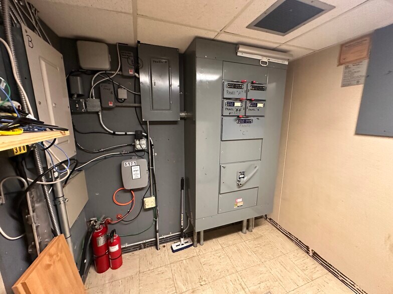More Photos Of 5171 Plainfield Ave NE, Grand Rapids Medical For Sale