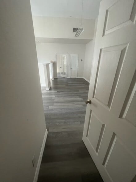 More Photos Of 120 S Dixie Hwy, West Palm Beach Storefront Retail Office For Lease