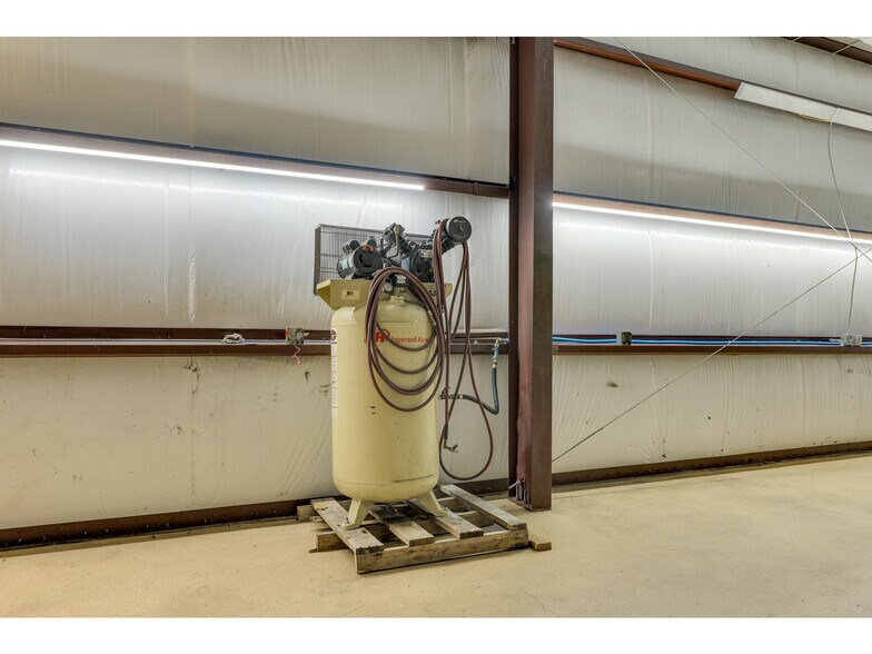 More Photos Of 1612 Shenandoah Dr, Cedar Park Warehouse For Sale