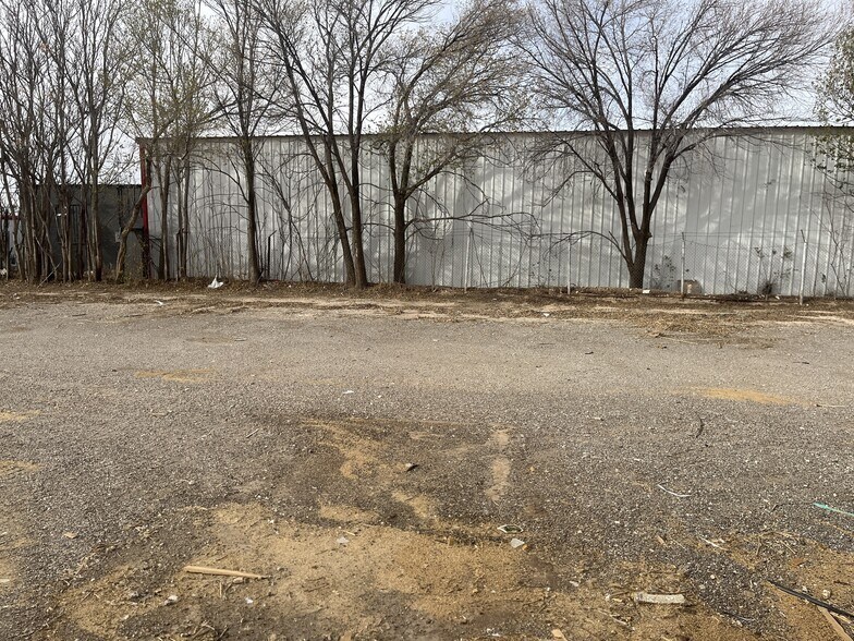 More Photos Of 1012 E Waylon Jennings Blvd, Littlefield Industrial For Sale