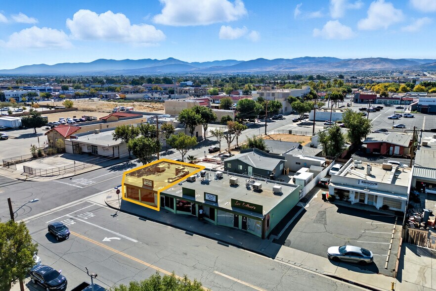 More Photos Of 38463 9th St E, Palmdale Storefront For Lease